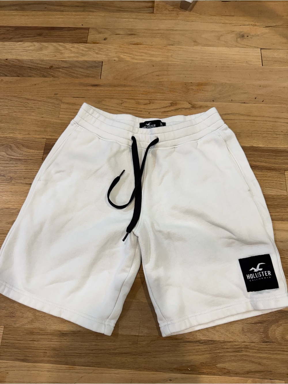 Hollister Men's White Athletic Drawstring Shorts with Black Accents